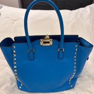 Valentino Garavani Vitello Rockstud Double Handle Tote Blue/Aqua